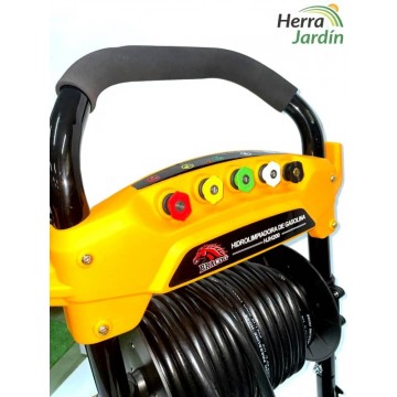 Hidrolimpiadora gasolina BRACOG HJH200 - vista detalle manguera y boquillas